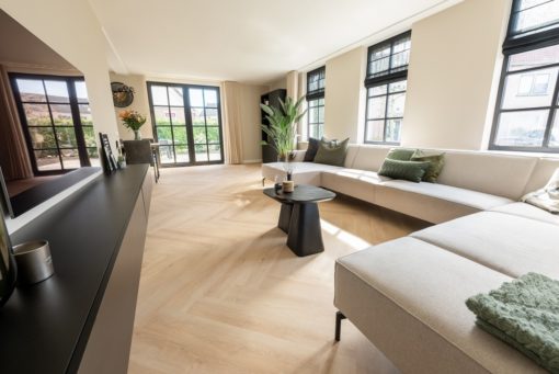 Floer Walvisgraat PVC vloer Cetus Creme interieur woonkamer