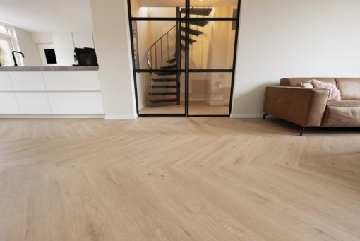 Floer Walvisgraat PVC vloer Gaia Grijsbeige 2